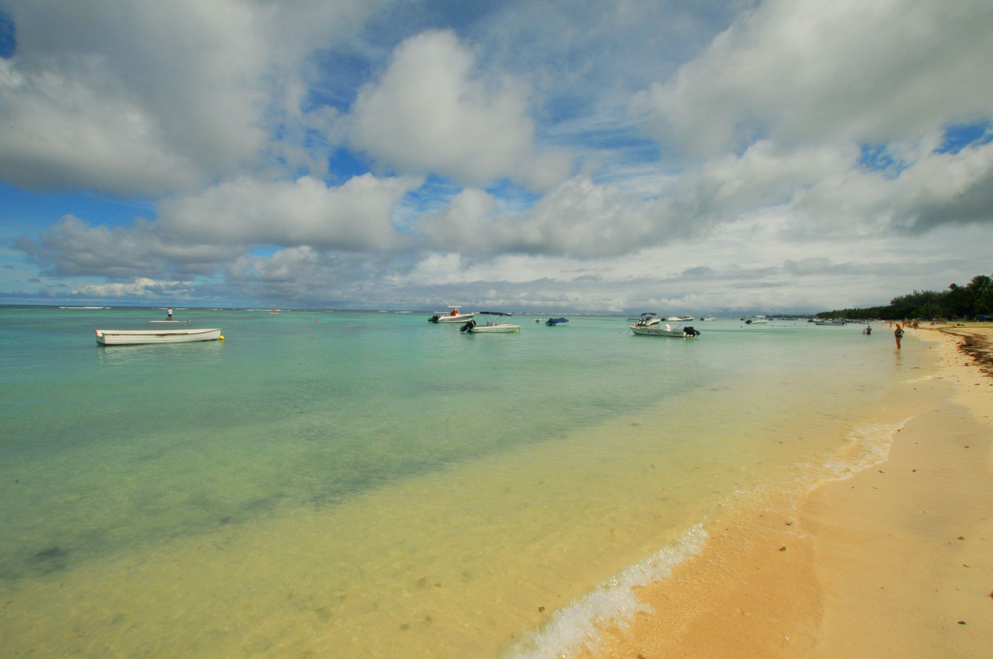Caro'S Beachfront Trou aux Biches Exterior foto